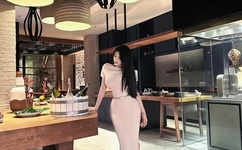 女生衣服越碰越少的手游